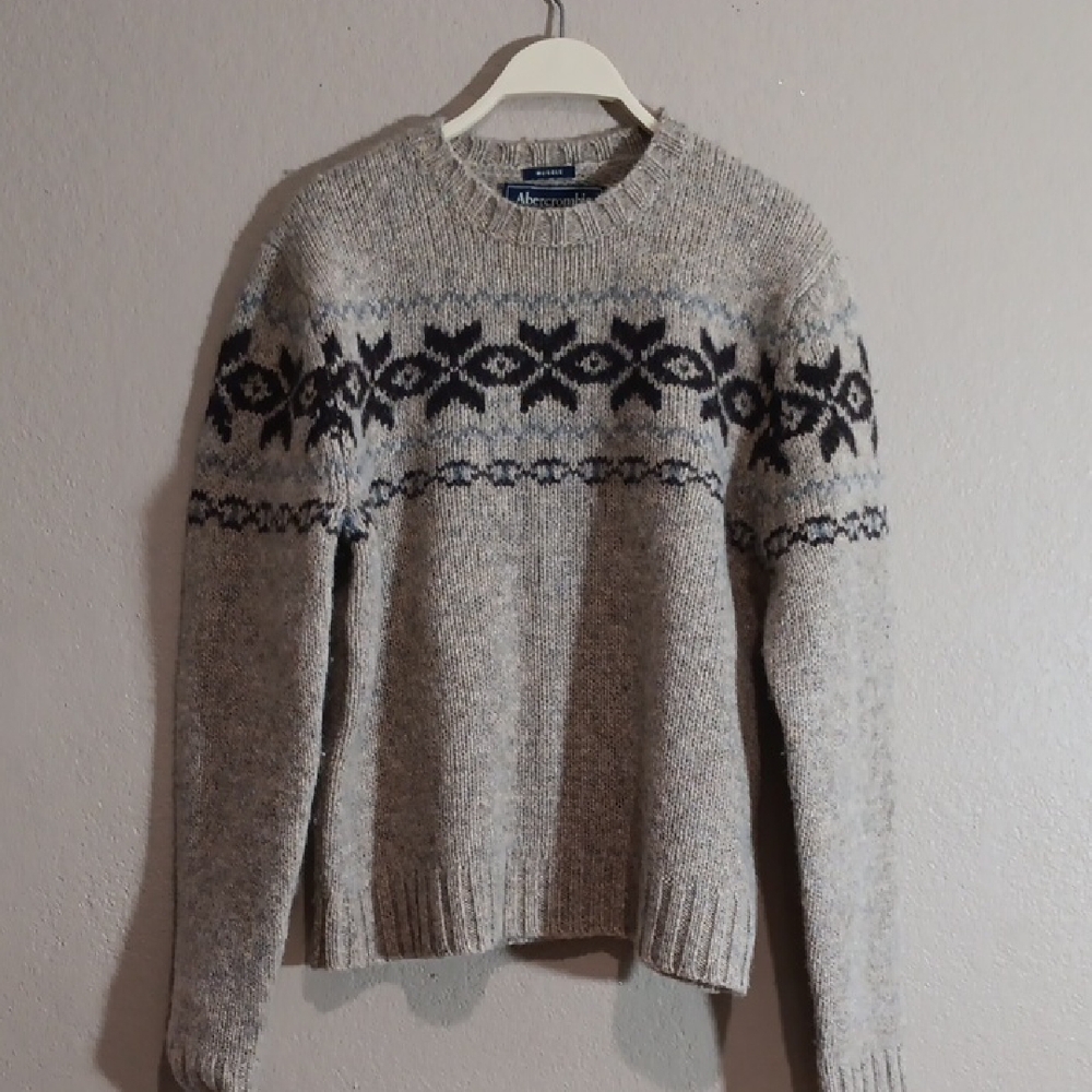 Abercrombie & Fitch Gray Crewneck Sweater with Navy Fair Isle